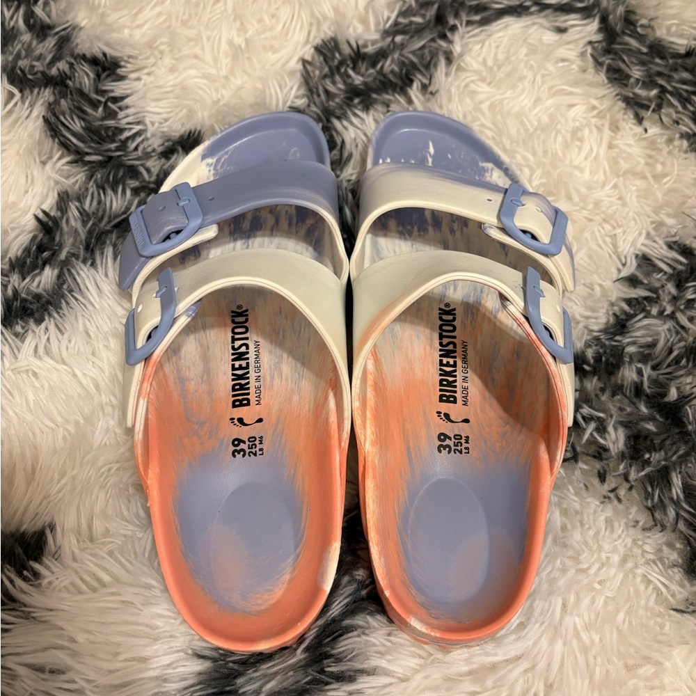 Women’s 8-8.5 Birkenstock sandals